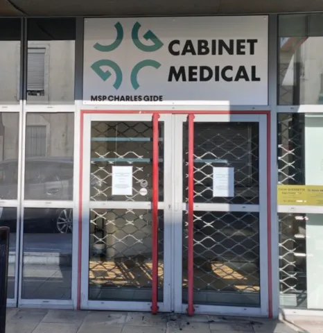 Entrée du cabinet médiacal